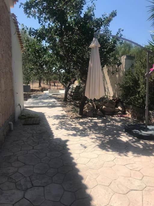 Πέτρινη Κατοικία Στην Αίγινα - Stone House In Aigina Khloi Exterior photo